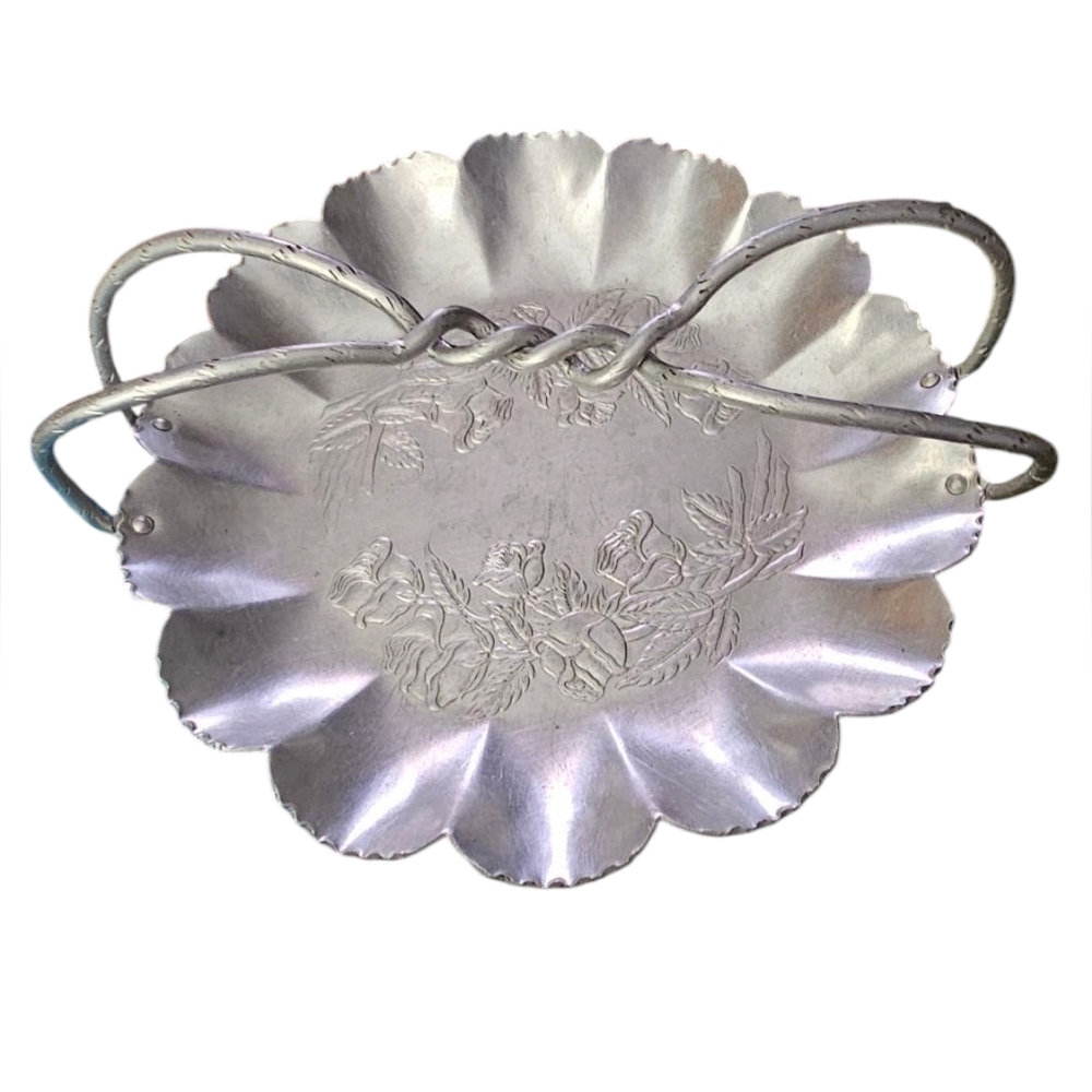 Farber and Shlevin - Vintage 1950's Hand Wrought Cast Aluminum Roses Basket​ - Picture 3 of 10